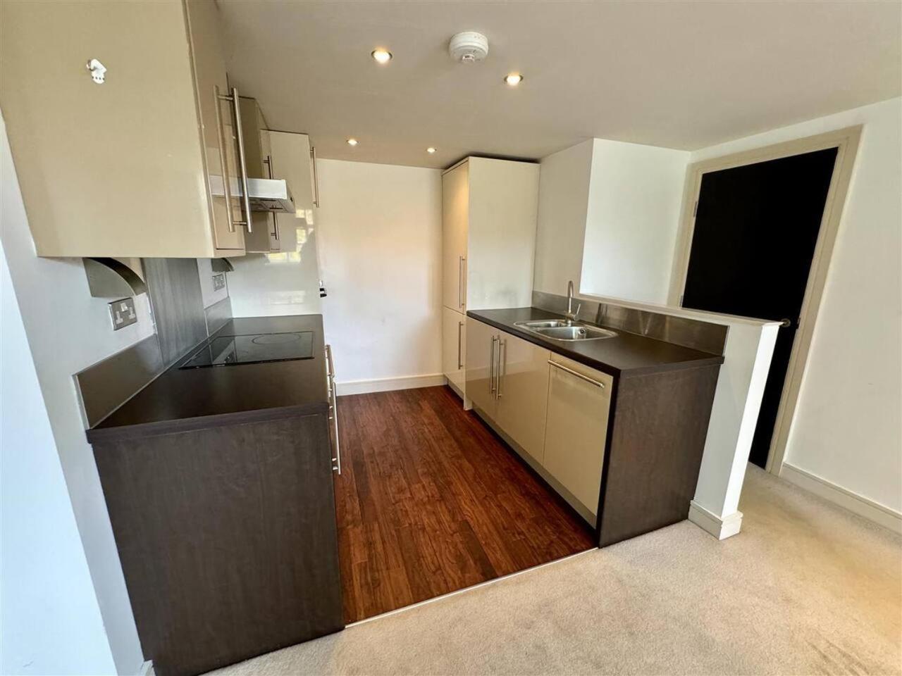 Lovely 1 Bedroom Apartment With Free Parking & Gym Kirkburton 外观 照片